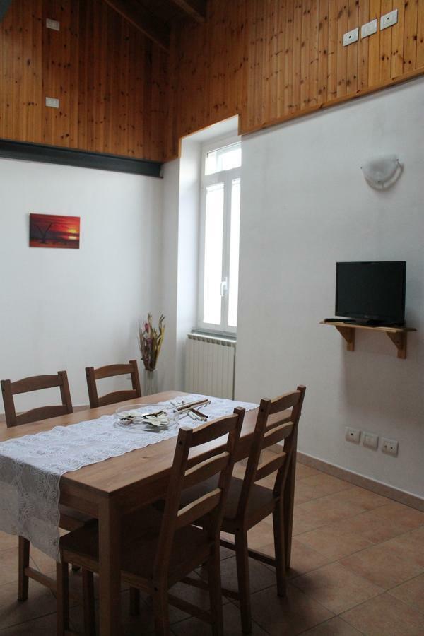 Le Camere Di Aladino 카루가테 외부 사진