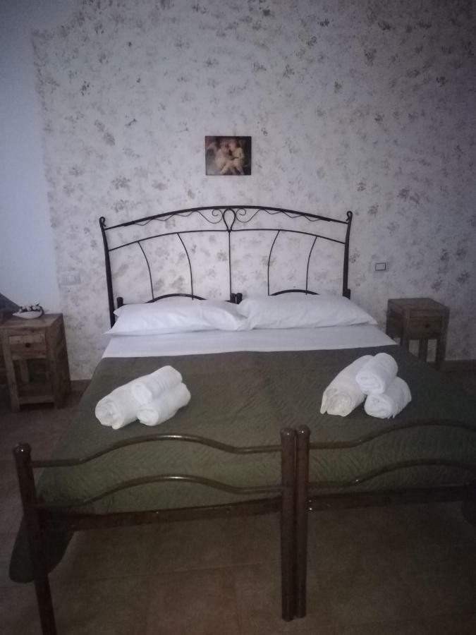 Le Camere Di Aladino 카루가테 외부 사진