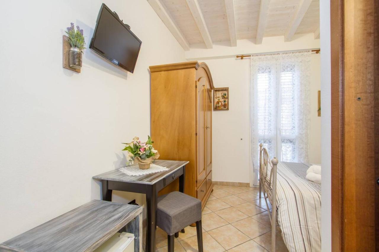 Le Camere Di Aladino 카루가테 외부 사진